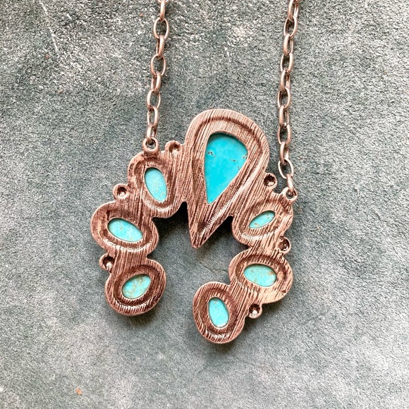 Faux Turquoise Squash necklace - Picture 2 of 4